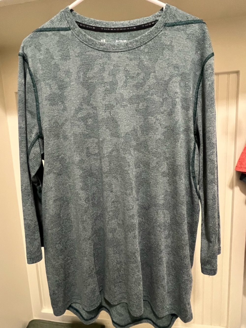 Under Armour Fitted HeatGear Long sleeve Grey print shirt